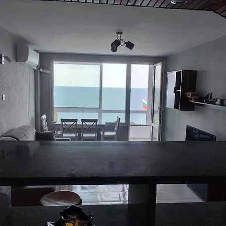 Sea View Flora 아파트