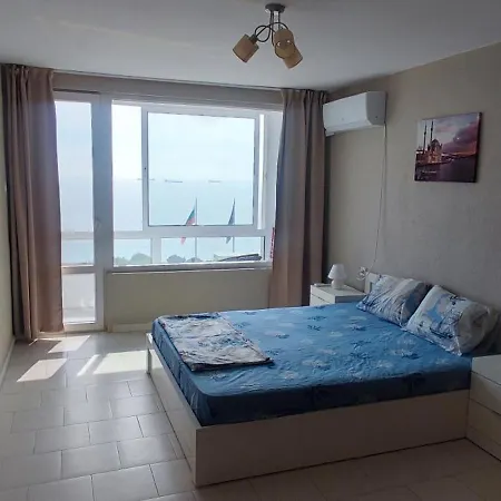 Апартамент Sea View Flora
