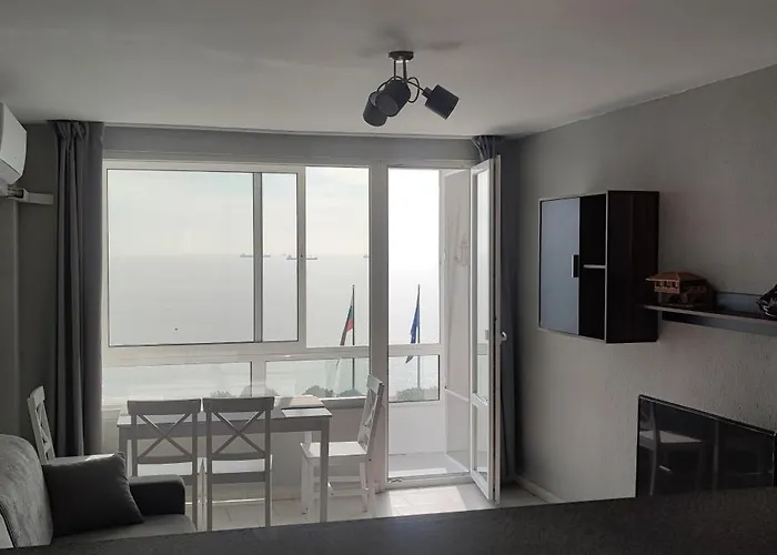 דירה Sea View Flora