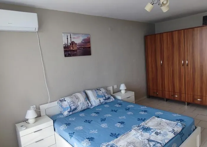 Sea View Flora דירה